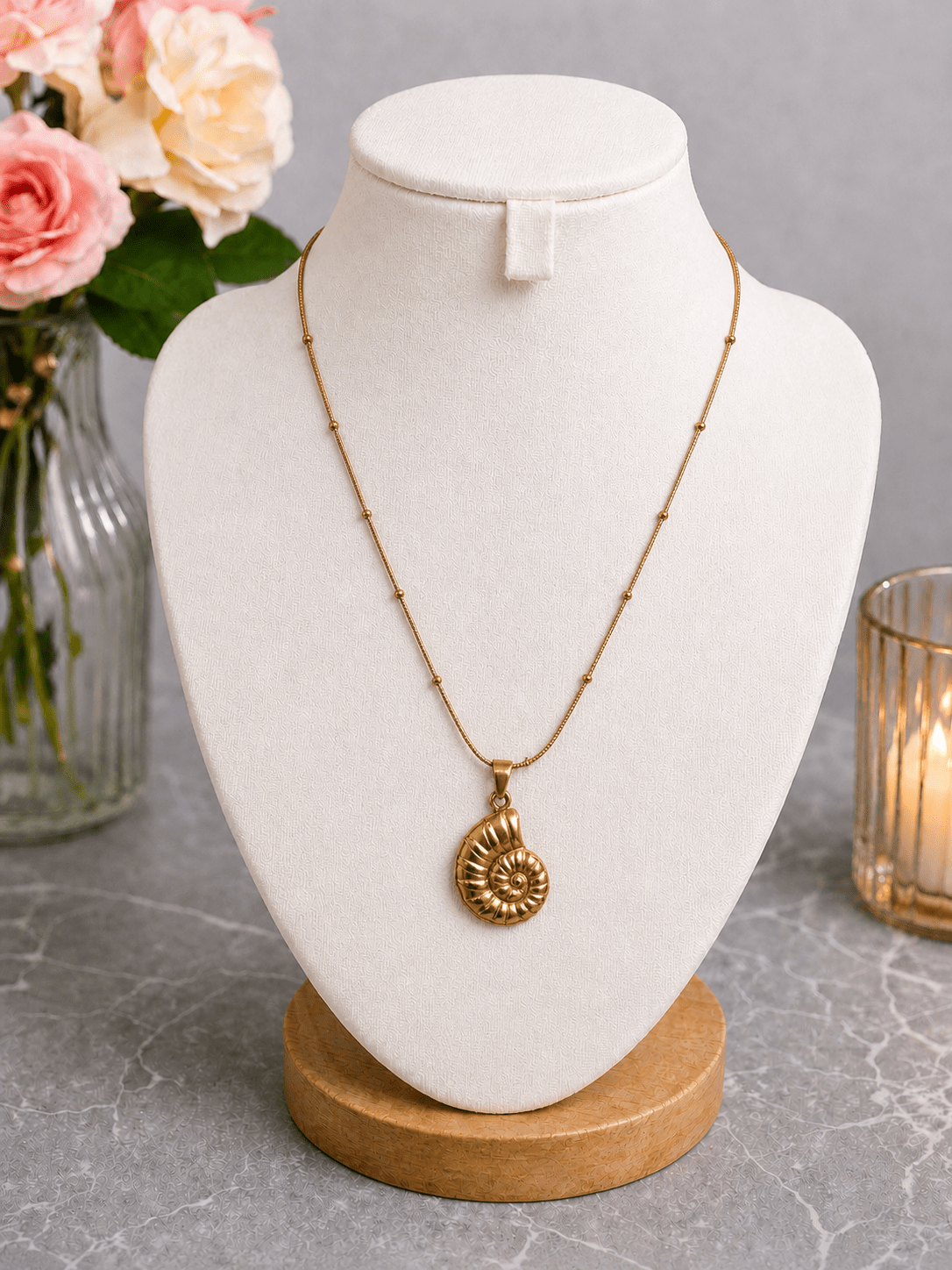 Collier Coquillage Doré & Boucles Assorties - Maison Hajar